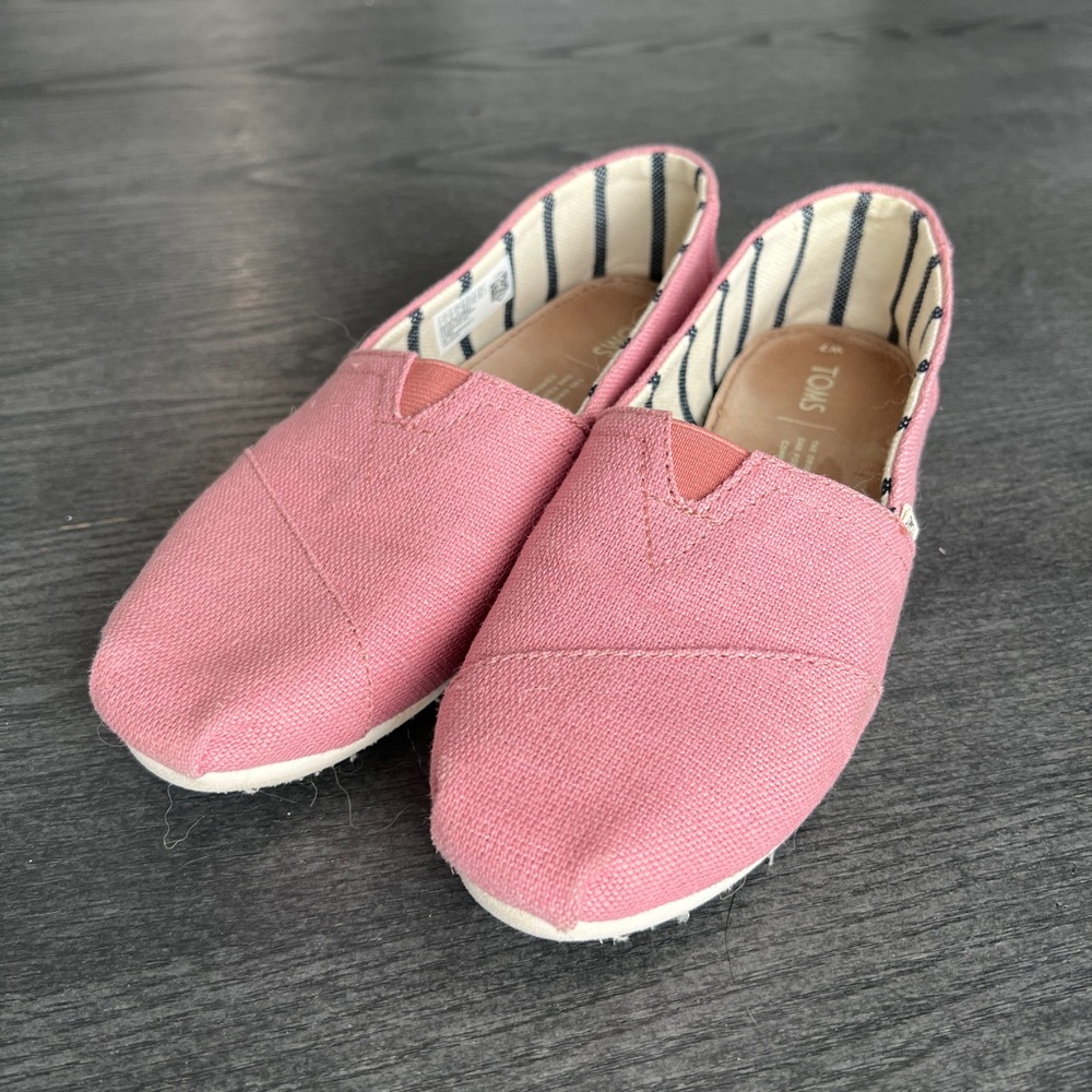 TOMS Women’s Alpargata Slip-On (7W)